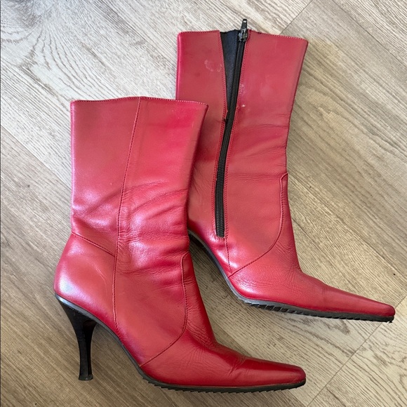 Elegant Red Heeled Boots for Women - Picture 3 of 5